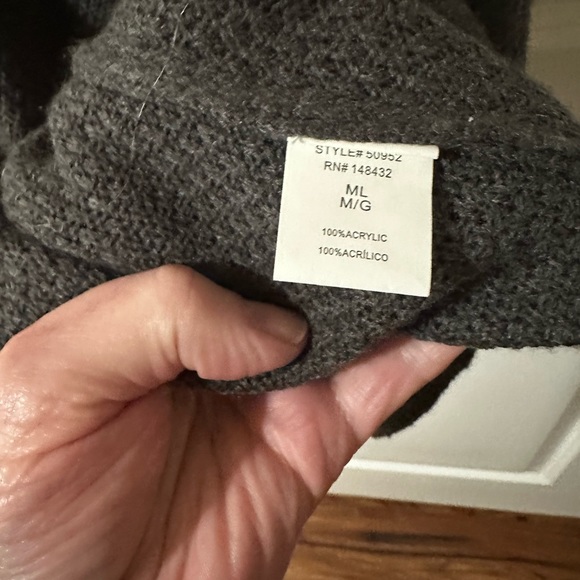 Carly Jean Los Angeles cardigan sweater in Gray. M/L - Picture 4 of 7
